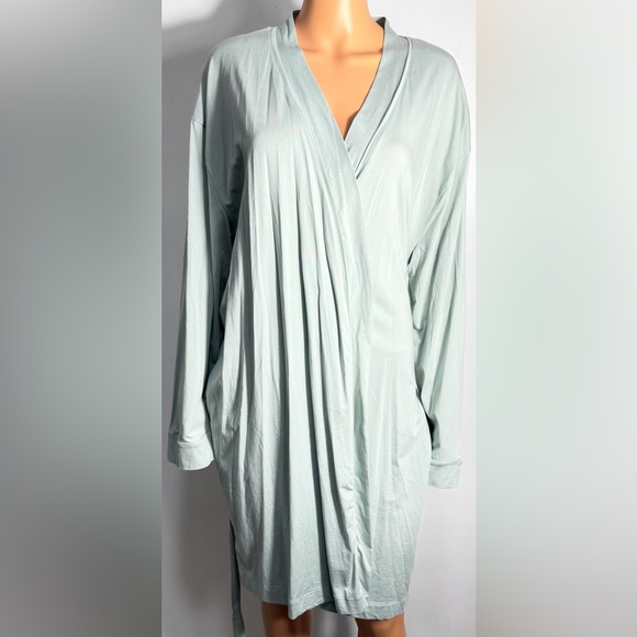Amazon Women's Light Green Robe - Picture 2 of 13